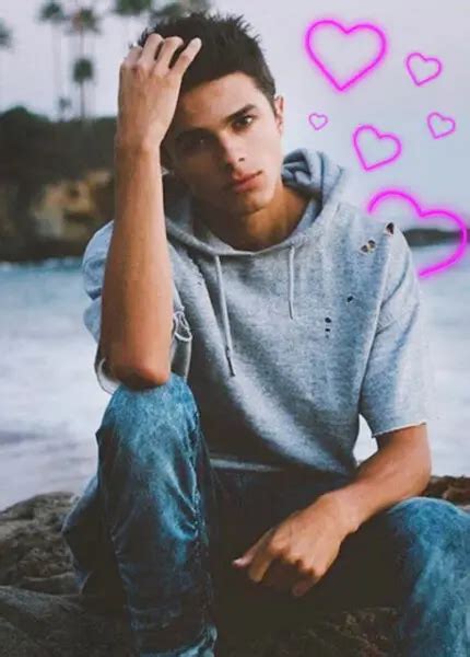 Brent Rivera, Bio, Wiki, Age, Girlfriend, Sister, TikTok,。